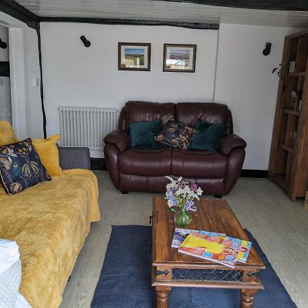 Characterful 2 Bed Cottage, Quiet Village Setting Ashleworth 외부 사진